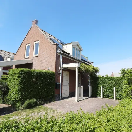 Bungalow by Water Near Rotterdam Hoteles en Simonshaven