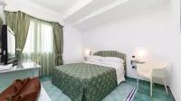 Hotel Santa Caterina - Parvekkeita