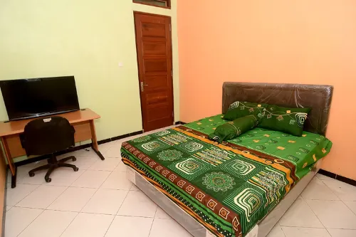 Najwa Homestay Syariah Near Pasar Ngadirejo by Idh - Wifi