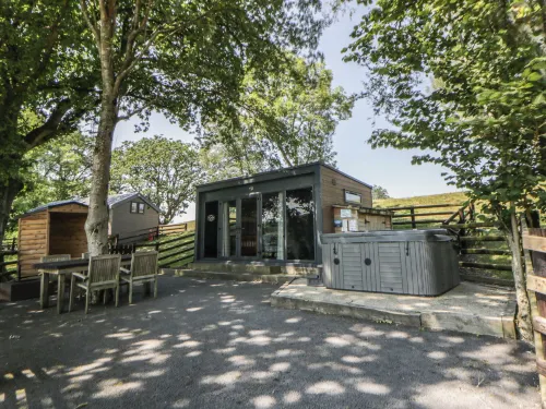 The Fox Den - Holiday Apartments