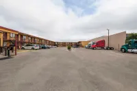 OYO Hotel Odessa TX, East Business 20 - parking
