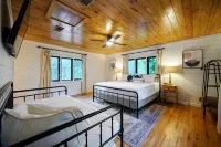 Sleeps 18 - Hot Tub - Playground - Games - Firepit - balcony