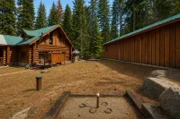 Soaring Pines Lodge 1 Bedroom Home by NW Comfy Cabins by RedAwning - Chalets