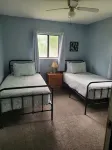 Ski - Snowmobile - Pet Friendly - Trailer Parking - 5 Mins to Crystal - Wifi - 3-Star