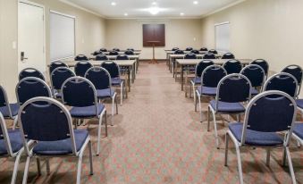 The Buena Park Hotel & Suites