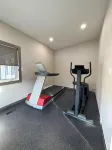 Econo Lodge Inn & Suites - Gym