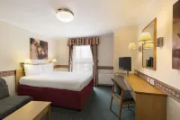 Days Inn by Wyndham Leicester Forest East M1 - parking