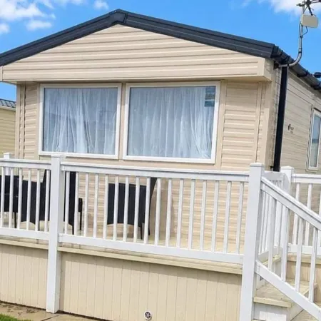 2-Bed Caravan Golden Palm