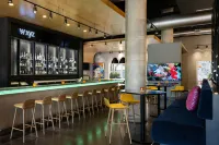 Aloft Sarasota - bar
