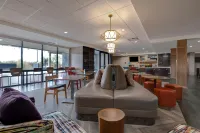 Home2 Suites by Hilton Dekalb - parking