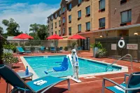 TownePlace Suites Dodge City - Pools