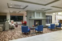Hilton Garden Inn Bloomington - parking