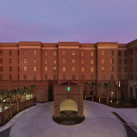Embassy Suites by Hilton Savannah Historic District