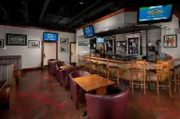 Four Points by Sheraton Kansas City Airport - バー