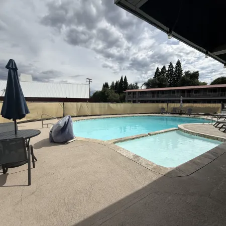 Red Roof Inn Redding