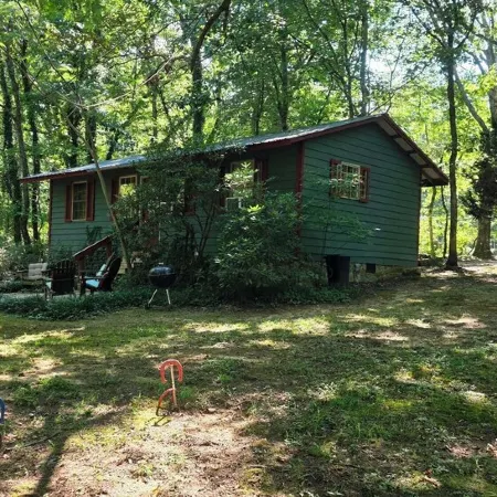 In Town, Yet Wooded - Cozy 2Br Cabin in Mentone