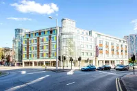 Premier Inn Nottingham City Centre (Chapel Bar) Hotel - parking
