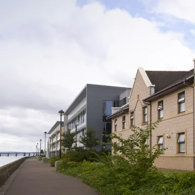 Dundee Centre Hotels near Bash St