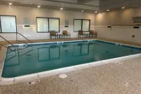 Country Inn & Suites by Radisson, Convention Center - Pools
