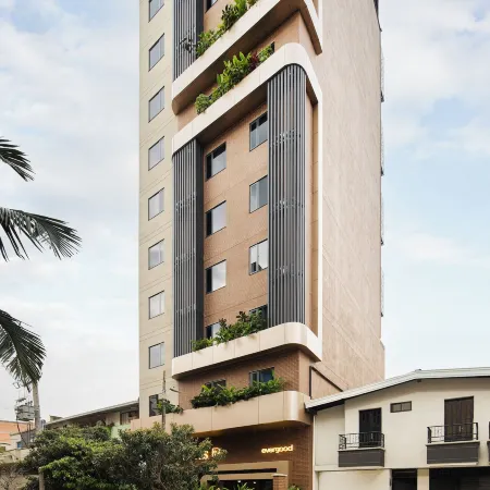 Blues Suites Laureles