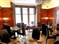 Lynnhurst Hotel - parking
