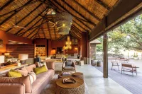 Mopani Safari Lodge - Lodges