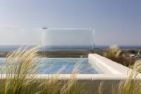 Amarello Hotel Praia Santo Andre, Tapestry Collection by Hilton - Pool