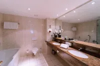 Atomis Hotel Munich Airport by Mercure Hotels in Oberding