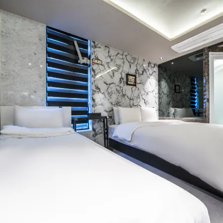 MG Hotel Отели рядом с достопримечательностью «Галерея «Топгоал Арт»»