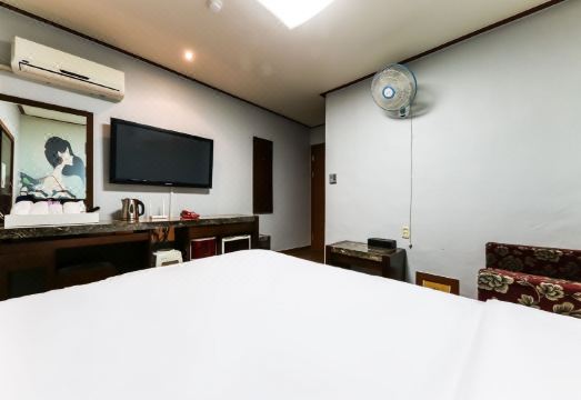 초정약수 주변 경관