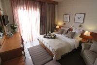 Achillion Hotel - ที่มีที่จอดรถ