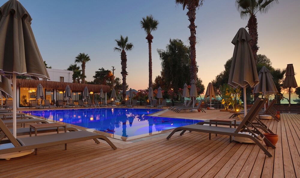 Yalıpark Beach Hotel