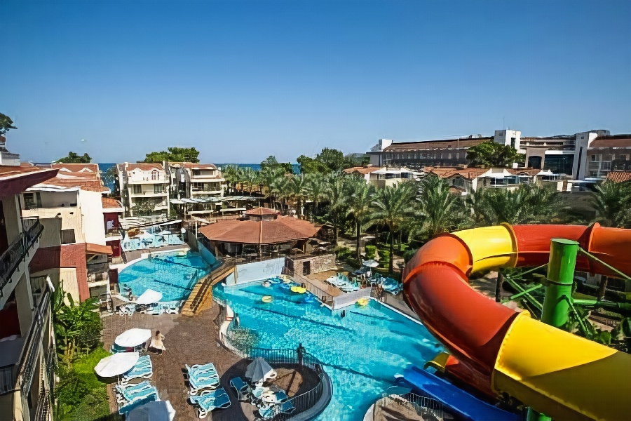 Crystal Aura Beach Resort & Spa – All Inclusive