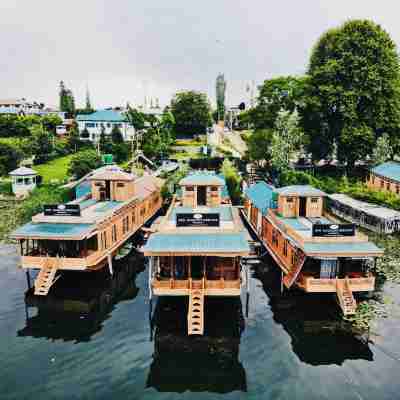 New Jacquline Heritage Houseboats Hotel Exterior