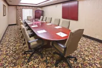 Holiday Inn Express & Suites Gainesville Hotels in Valley View