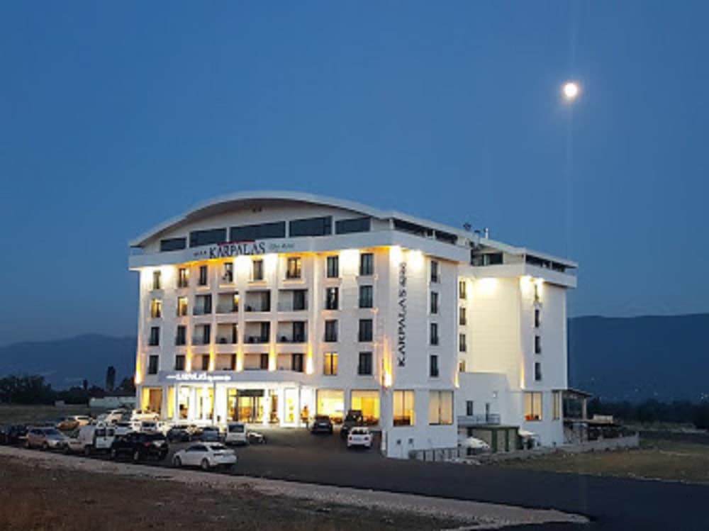 Karpalas City Hotel & Spa