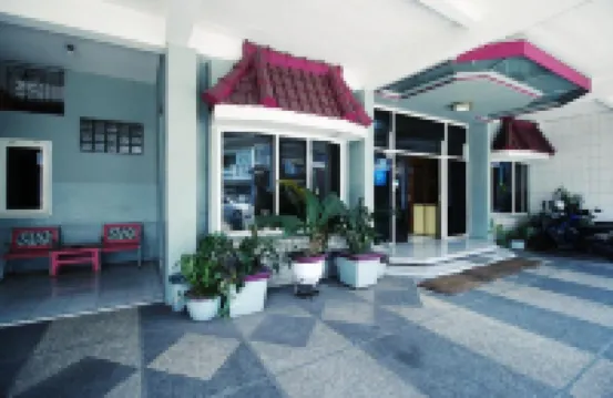 Familie Ayu Hotel Hotels near mama