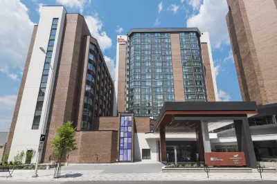Hilton Garden Inn Ottawa Downtown Các khách sạn gần Parc de la Confédération