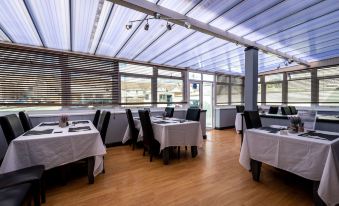 The Angharad Hotel and Restaurant - Housity