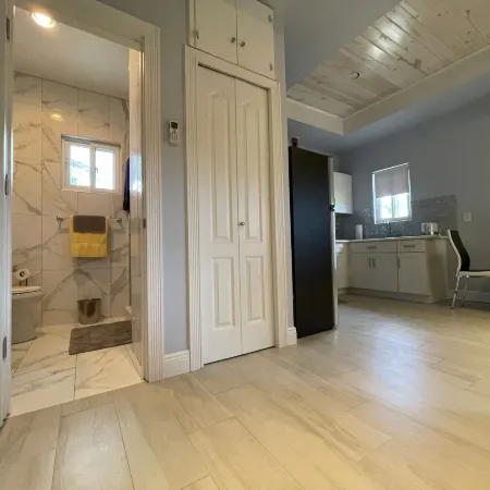 Nicole's Nest: Brand New Exquisite Studio Hideaway