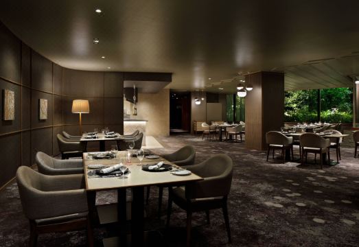 더 프린스 교토 다카라가이케 외관