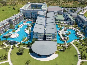Le Meridien Khao Lak Resort & Spa