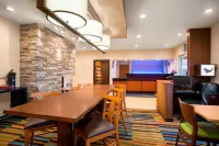 Dubuque Inn & Suites