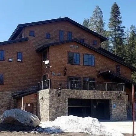 Modern Condo- Jacuzzi Tub SM #201 by Bear Valley Vacation Rentals