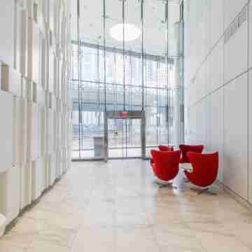 Stylish Monochrome 1Br Unit in the Heart of Toronto Others