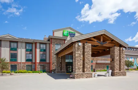 Holiday Inn Express & Suites Brainerd-Baxter