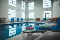 Quality Hotel & Conference Centre - Pool
