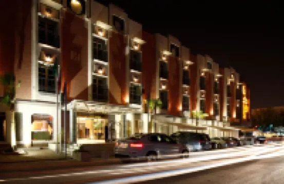 Grand Plaza Hotel - Takhasosi Riyadh (แกรนด์ พลาซ่า โรงแรม - ทาคาโซซิ ริยาด)