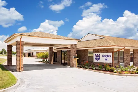 Knights Inn Muskogee Отели рядом с достопримечательностью «Парк Сполдинг»