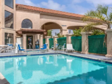 Quality Inn & Suites Camarillo-Oxnard Hotels in Camarillo